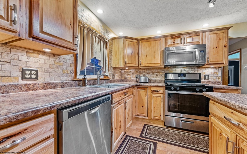 4950 Buckhannon Pike, Mount Clare, West Virginia 26408, 3 Bedrooms Bedrooms, 5 Rooms Rooms,2 BathroomsBathrooms,Single Family Detached,For Sale,Buckhannon,10162325 4950 Buckhannon Pike, Mount Clare, West Virginia 26408, 3 Bedrooms Bedrooms, 5 Rooms Rooms,2 BathroomsBathrooms,Single Family Detached,For Sale,Buckhannon,10162325