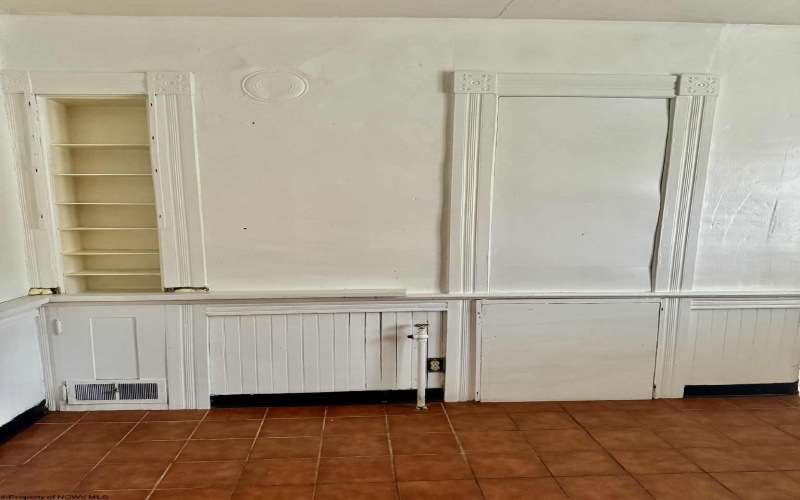 104 Brown Avenue, Kingwood, West Virginia 26537, 4 Bedrooms Bedrooms, 7 Rooms Rooms,1 BathroomBathrooms,Single Family Detached,For Sale,Brown,10162331