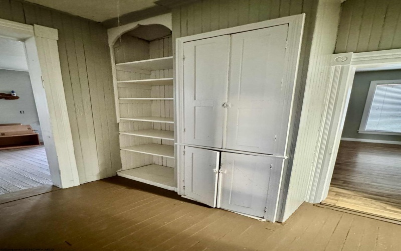 104 Brown Avenue, Kingwood, West Virginia 26537, 4 Bedrooms Bedrooms, 7 Rooms Rooms,1 BathroomBathrooms,Single Family Detached,For Sale,Brown,10162331