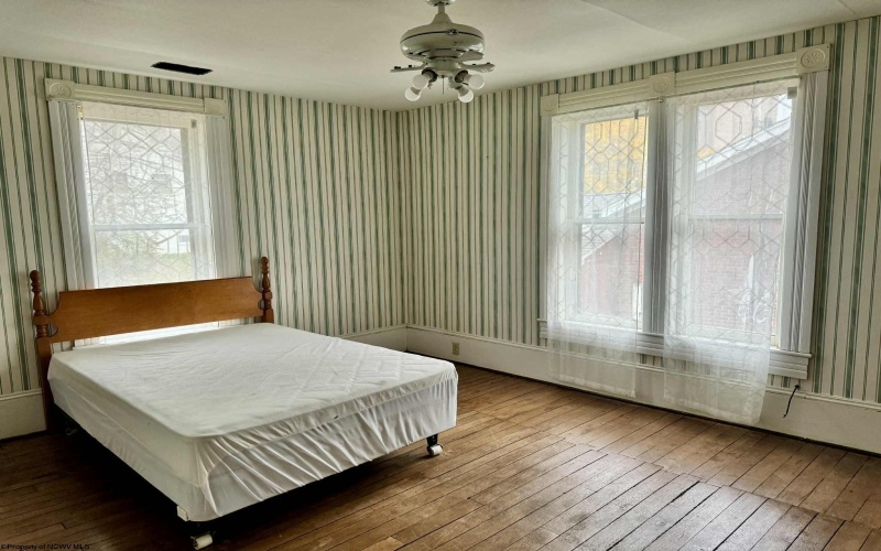 104 Brown Avenue, Kingwood, West Virginia 26537, 4 Bedrooms Bedrooms, 7 Rooms Rooms,1 BathroomBathrooms,Single Family Detached,For Sale,Brown,10162331