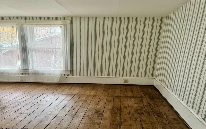 104 Brown Avenue, Kingwood, West Virginia 26537, 4 Bedrooms Bedrooms, 7 Rooms Rooms,1 BathroomBathrooms,Single Family Detached,For Sale,Brown,10162331