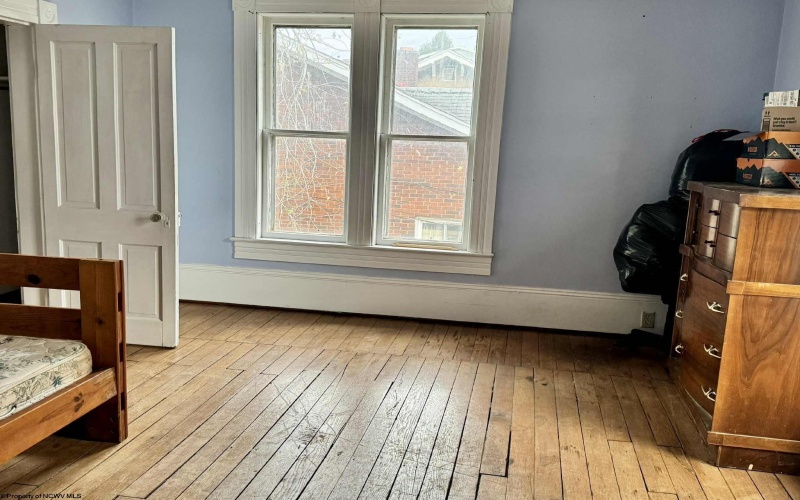 104 Brown Avenue, Kingwood, West Virginia 26537, 4 Bedrooms Bedrooms, 7 Rooms Rooms,1 BathroomBathrooms,Single Family Detached,For Sale,Brown,10162331