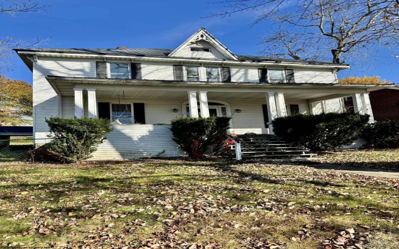 104 Brown Avenue, Kingwood, West Virginia 26537, 4 Bedrooms Bedrooms, 7 Rooms Rooms,1 BathroomBathrooms,Single Family Detached,For Sale,Brown,10162331