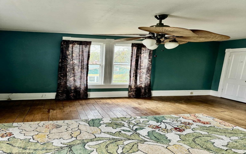 104 Brown Avenue, Kingwood, West Virginia 26537, 4 Bedrooms Bedrooms, 7 Rooms Rooms,1 BathroomBathrooms,Single Family Detached,For Sale,Brown,10162331