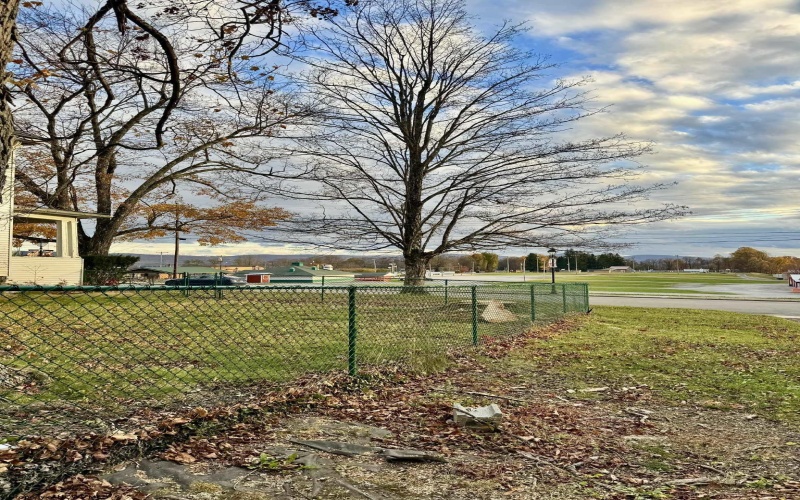 104 Brown Avenue, Kingwood, West Virginia 26537, 4 Bedrooms Bedrooms, 7 Rooms Rooms,1 BathroomBathrooms,Single Family Detached,For Sale,Brown,10162331