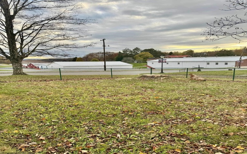 104 Brown Avenue, Kingwood, West Virginia 26537, 4 Bedrooms Bedrooms, 7 Rooms Rooms,1 BathroomBathrooms,Single Family Detached,For Sale,Brown,10162331