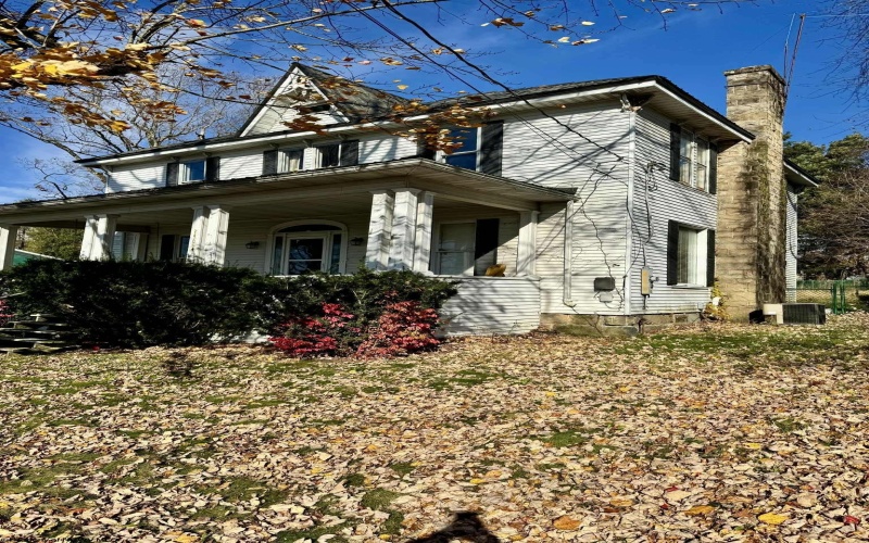 104 Brown Avenue, Kingwood, West Virginia 26537, 4 Bedrooms Bedrooms, 7 Rooms Rooms,1 BathroomBathrooms,Single Family Detached,For Sale,Brown,10162331