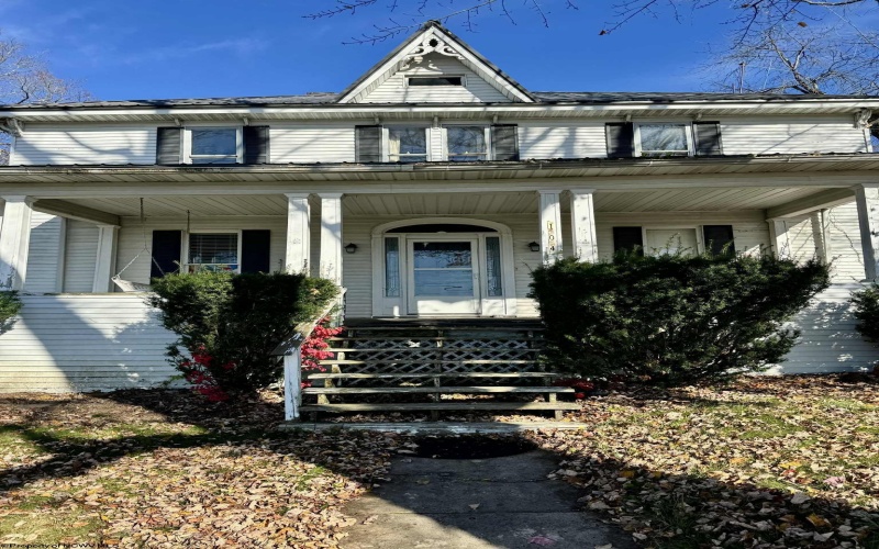 104 Brown Avenue, Kingwood, West Virginia 26537, 4 Bedrooms Bedrooms, 7 Rooms Rooms,1 BathroomBathrooms,Single Family Detached,For Sale,Brown,10162331