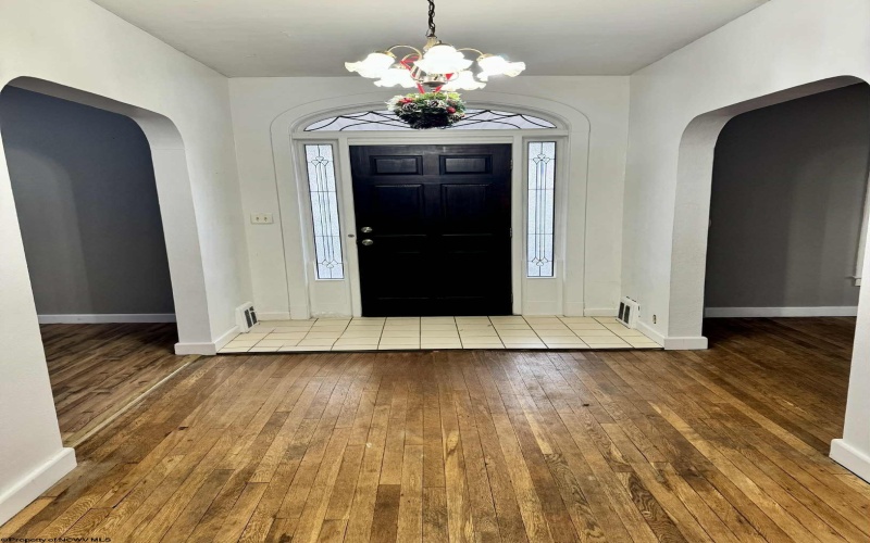 104 Brown Avenue, Kingwood, West Virginia 26537, 4 Bedrooms Bedrooms, 7 Rooms Rooms,1 BathroomBathrooms,Single Family Detached,For Sale,Brown,10162331