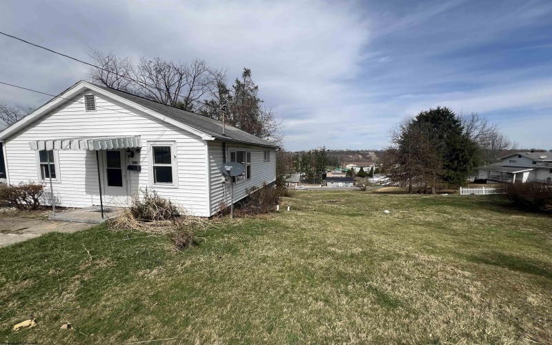 208 Marshall Avenue, Morgantown, West Virginia 26501, 2 Bedrooms Bedrooms, 5 Rooms Rooms,1 BathroomBathrooms,Single Family Detached,For Sale,Marshall,10158559 208 Marshall Avenue, Morgantown, West Virginia 26501, 2 Bedrooms Bedrooms, 5 Rooms Rooms,1 BathroomBathrooms,Single Family Detached,For Sale,Marshall,10158559