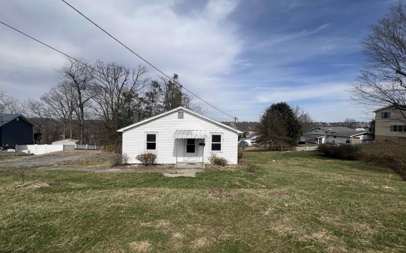 208 Marshall Avenue, Morgantown, West Virginia 26501, 2 Bedrooms Bedrooms, 5 Rooms Rooms,1 BathroomBathrooms,Single Family Detached,For Sale,Marshall,10158559 208 Marshall Avenue, Morgantown, West Virginia 26501, 2 Bedrooms Bedrooms, 5 Rooms Rooms,1 BathroomBathrooms,Single Family Detached,For Sale,Marshall,10158559