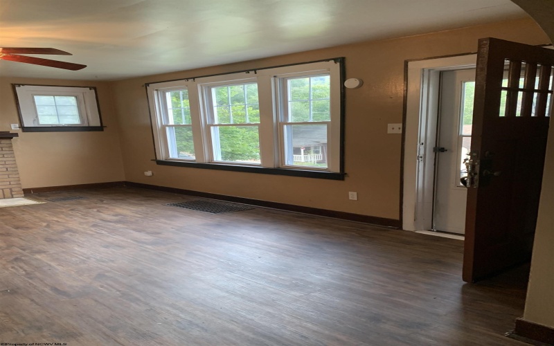 207 Woodland Avenue, Clarksburg, West Virginia 26301, 3 Bedrooms Bedrooms, 7 Rooms Rooms,1 BathroomBathrooms,Single Family Detached,For Sale,Woodland,10161175 207 Woodland Avenue, Clarksburg, West Virginia 26301, 3 Bedrooms Bedrooms, 7 Rooms Rooms,1 BathroomBathrooms,Single Family Detached,For Sale,Woodland,10161175