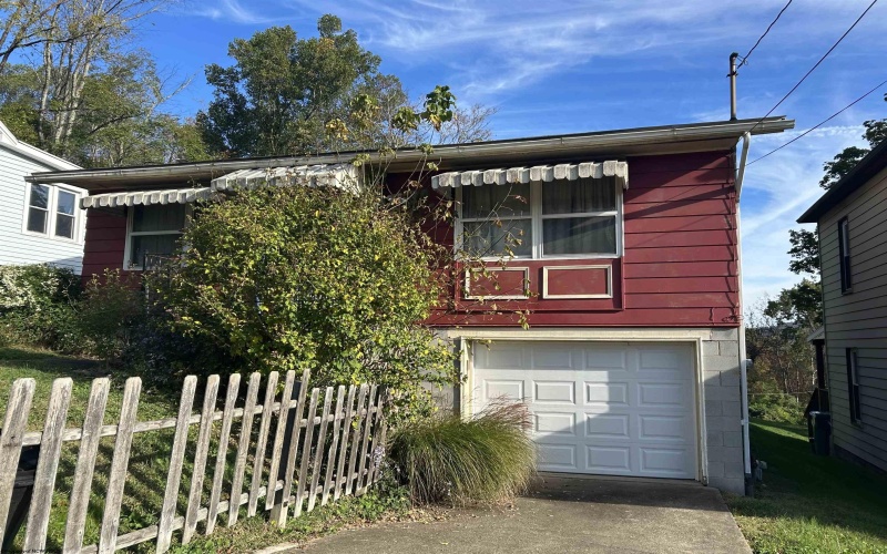 210 Bond Street, Clarksburg, West Virginia 26301, 2 Bedrooms Bedrooms, 2 Rooms Rooms,1 BathroomBathrooms,Single Family Detached,For Sale,Bond,10162334 210 Bond Street, Clarksburg, West Virginia 26301, 2 Bedrooms Bedrooms, 2 Rooms Rooms,1 BathroomBathrooms,Single Family Detached,For Sale,Bond,10162334