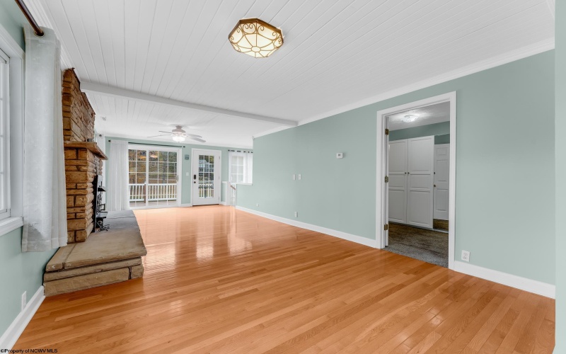 938 LAKE FLOYD Circle, Bristol, West Virginia 26426, 2 Bedrooms Bedrooms, 5 Rooms Rooms,2 BathroomsBathrooms,Single Family Detached,For Sale,LAKE FLOYD,10162337 938 LAKE FLOYD Circle, Bristol, West Virginia 26426, 2 Bedrooms Bedrooms, 5 Rooms Rooms,2 BathroomsBathrooms,Single Family Detached,For Sale,LAKE FLOYD,10162337