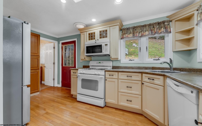 938 LAKE FLOYD Circle, Bristol, West Virginia 26426, 2 Bedrooms Bedrooms, 5 Rooms Rooms,2 BathroomsBathrooms,Single Family Detached,For Sale,LAKE FLOYD,10162337 938 LAKE FLOYD Circle, Bristol, West Virginia 26426, 2 Bedrooms Bedrooms, 5 Rooms Rooms,2 BathroomsBathrooms,Single Family Detached,For Sale,LAKE FLOYD,10162337