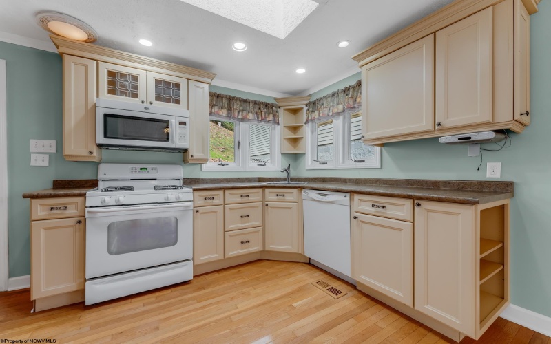 938 LAKE FLOYD Circle, Bristol, West Virginia 26426, 2 Bedrooms Bedrooms, 5 Rooms Rooms,2 BathroomsBathrooms,Single Family Detached,For Sale,LAKE FLOYD,10162337 938 LAKE FLOYD Circle, Bristol, West Virginia 26426, 2 Bedrooms Bedrooms, 5 Rooms Rooms,2 BathroomsBathrooms,Single Family Detached,For Sale,LAKE FLOYD,10162337