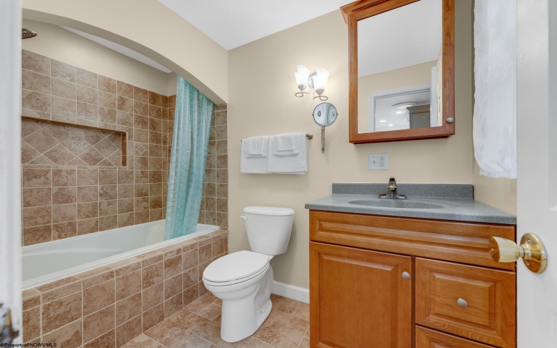 938 LAKE FLOYD Circle, Bristol, West Virginia 26426, 2 Bedrooms Bedrooms, 5 Rooms Rooms,2 BathroomsBathrooms,Single Family Detached,For Sale,LAKE FLOYD,10162337 938 LAKE FLOYD Circle, Bristol, West Virginia 26426, 2 Bedrooms Bedrooms, 5 Rooms Rooms,2 BathroomsBathrooms,Single Family Detached,For Sale,LAKE FLOYD,10162337