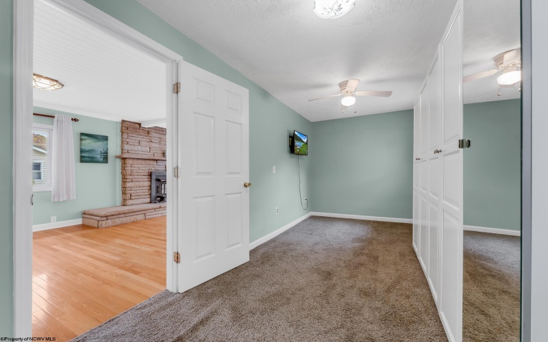 938 LAKE FLOYD Circle, Bristol, West Virginia 26426, 2 Bedrooms Bedrooms, 5 Rooms Rooms,2 BathroomsBathrooms,Single Family Detached,For Sale,LAKE FLOYD,10162337 938 LAKE FLOYD Circle, Bristol, West Virginia 26426, 2 Bedrooms Bedrooms, 5 Rooms Rooms,2 BathroomsBathrooms,Single Family Detached,For Sale,LAKE FLOYD,10162337