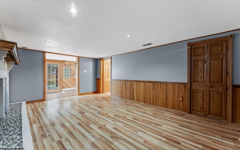 938 LAKE FLOYD Circle, Bristol, West Virginia 26426, 2 Bedrooms Bedrooms, 5 Rooms Rooms,2 BathroomsBathrooms,Single Family Detached,For Sale,LAKE FLOYD,10162337 938 LAKE FLOYD Circle, Bristol, West Virginia 26426, 2 Bedrooms Bedrooms, 5 Rooms Rooms,2 BathroomsBathrooms,Single Family Detached,For Sale,LAKE FLOYD,10162337