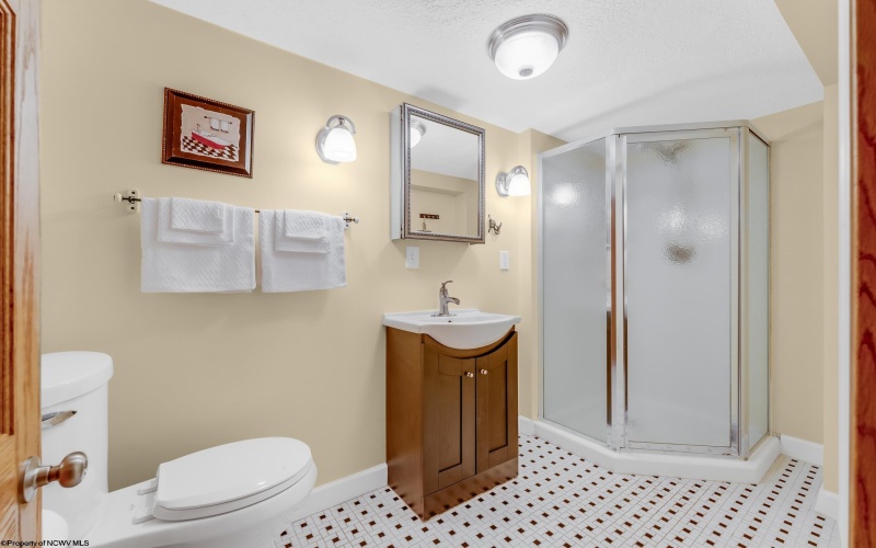 938 LAKE FLOYD Circle, Bristol, West Virginia 26426, 2 Bedrooms Bedrooms, 5 Rooms Rooms,2 BathroomsBathrooms,Single Family Detached,For Sale,LAKE FLOYD,10162337 938 LAKE FLOYD Circle, Bristol, West Virginia 26426, 2 Bedrooms Bedrooms, 5 Rooms Rooms,2 BathroomsBathrooms,Single Family Detached,For Sale,LAKE FLOYD,10162337