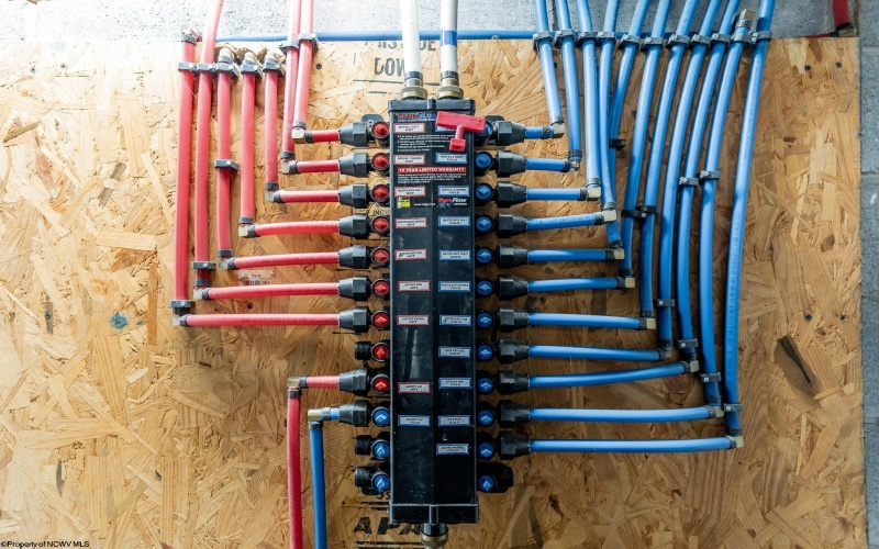 938 LAKE FLOYD Circle, Bristol, West Virginia 26426, 2 Bedrooms Bedrooms, 5 Rooms Rooms,2 BathroomsBathrooms,Single Family Detached,For Sale,LAKE FLOYD,10162337 938 LAKE FLOYD Circle, Bristol, West Virginia 26426, 2 Bedrooms Bedrooms, 5 Rooms Rooms,2 BathroomsBathrooms,Single Family Detached,For Sale,LAKE FLOYD,10162337