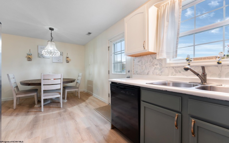 59 Par Lane, Maidsville, West Virginia 26541, 2 Bedrooms Bedrooms, 4 Rooms Rooms,2 BathroomsBathrooms,Single Family Attached,For Sale,Par,10162359