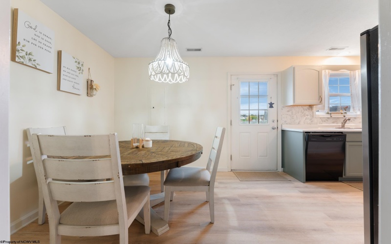 59 Par Lane, Maidsville, West Virginia 26541, 2 Bedrooms Bedrooms, 4 Rooms Rooms,2 BathroomsBathrooms,Single Family Attached,For Sale,Par,10162359