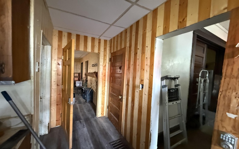 1008 Main Street, Mannington, West Virginia 26582, ,Multi-unit/income,For Sale,Main,10162353