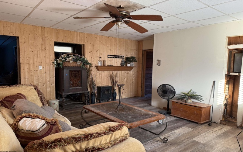 1008 Main Street, Mannington, West Virginia 26582, ,Multi-unit/income,For Sale,Main,10162353