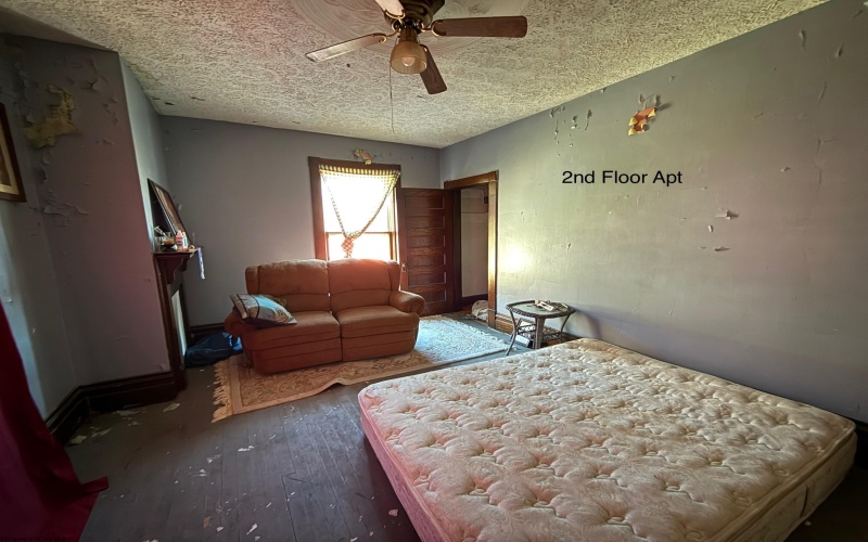 1008 Main Street, Mannington, West Virginia 26582, ,Multi-unit/income,For Sale,Main,10162353