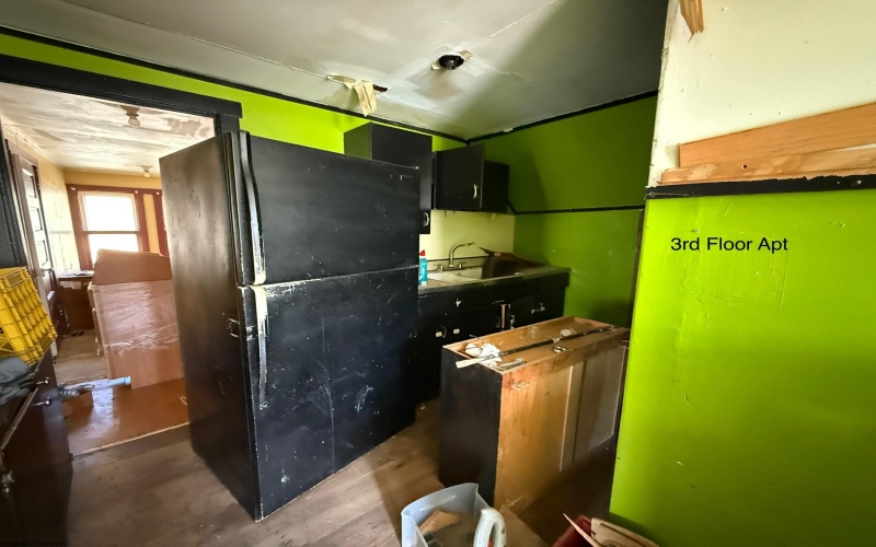 1008 Main Street, Mannington, West Virginia 26582, ,Multi-unit/income,For Sale,Main,10162353