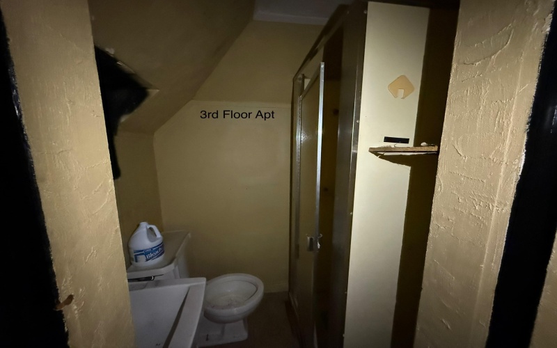 1008 Main Street, Mannington, West Virginia 26582, ,Multi-unit/income,For Sale,Main,10162353