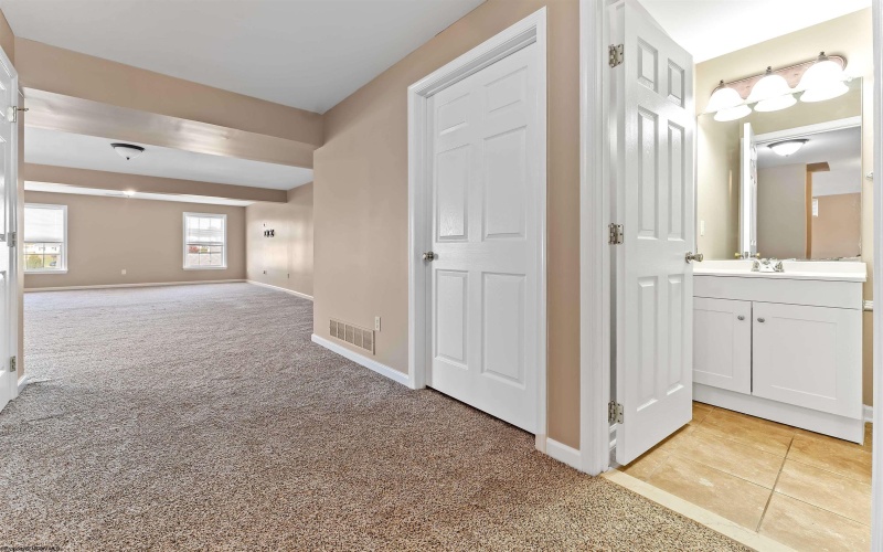 618 Hayfield Street, Morgantown, West Virginia 26508, 4 Bedrooms Bedrooms, 9 Rooms Rooms,4 BathroomsBathrooms,Residential Rentals,For Rent,Hayfield,10162387 618 Hayfield Street, Morgantown, West Virginia 26508, 4 Bedrooms Bedrooms, 9 Rooms Rooms,4 BathroomsBathrooms,Residential Rentals,For Rent,Hayfield,10162387