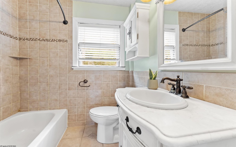 924 Garrison Avenue, Morgantown, West Virginia 26505, 2 Bedrooms Bedrooms, 4 Rooms Rooms,1 BathroomBathrooms,Single Family Detached,For Sale,Garrison,10162388 924 Garrison Avenue, Morgantown, West Virginia 26505, 2 Bedrooms Bedrooms, 4 Rooms Rooms,1 BathroomBathrooms,Single Family Detached,For Sale,Garrison,10162388