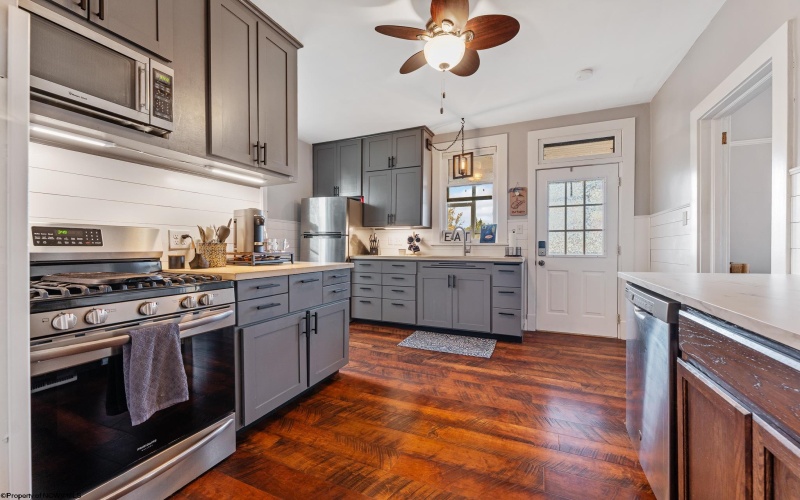 218 Mountain View Road, Uniontown, Pennsylvania 15401, 4 Bedrooms Bedrooms, 7 Rooms Rooms,2 BathroomsBathrooms,Single Family Detached,For Sale,Mountain View,10162374 218 Mountain View Road, Uniontown, Pennsylvania 15401, 4 Bedrooms Bedrooms, 7 Rooms Rooms,2 BathroomsBathrooms,Single Family Detached,For Sale,Mountain View,10162374