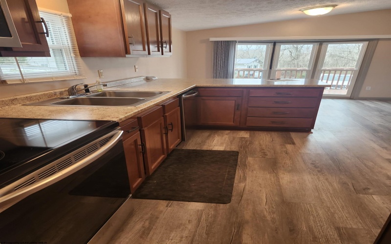 292 Lilly Street, Star City, West Virginia 26505, 3 Bedrooms Bedrooms, 7 Rooms Rooms,2 BathroomsBathrooms,Single Family Detached,For Sale,Lilly,10162371