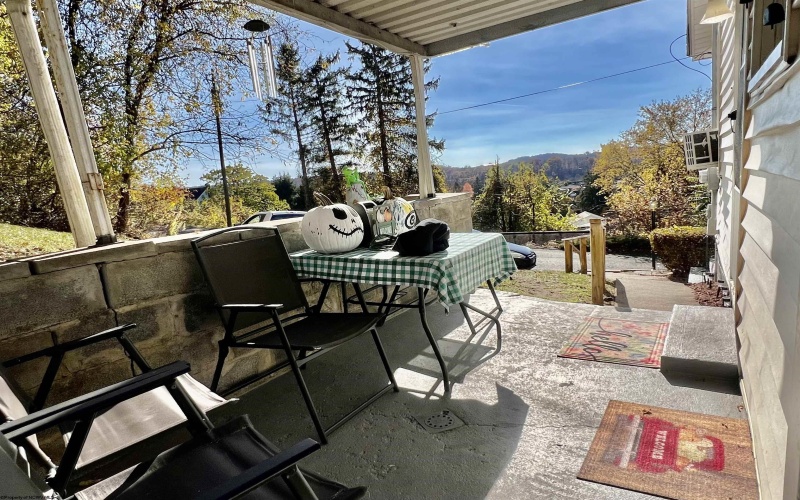 1111 Edgemont Terrace, Fairmont, West Virginia 26554, 2 Bedrooms Bedrooms, 5 Rooms Rooms,1 BathroomBathrooms,Single Family Detached,For Sale,Edgemont,10162381