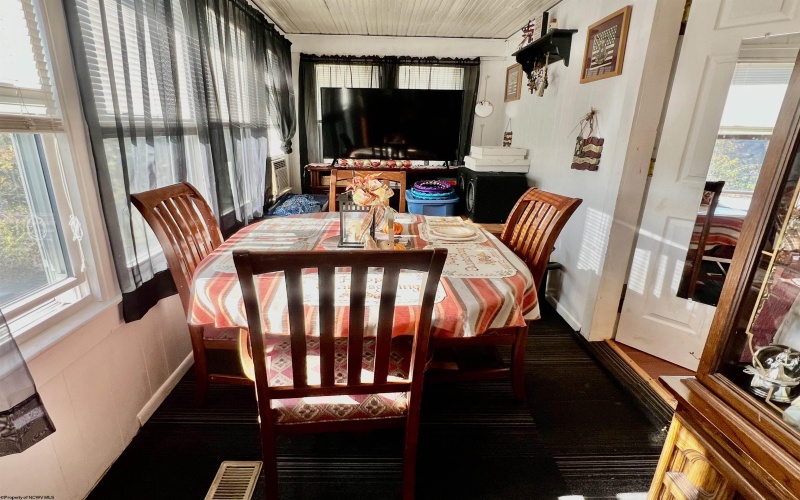 1111 Edgemont Terrace, Fairmont, West Virginia 26554, 2 Bedrooms Bedrooms, 5 Rooms Rooms,1 BathroomBathrooms,Single Family Detached,For Sale,Edgemont,10162381