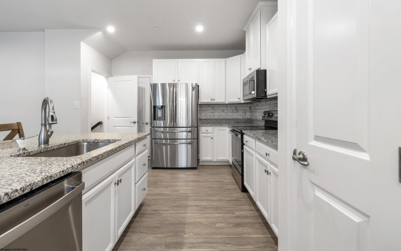 248 Stonehurst Drive, Morgantown, West Virginia 26501, 3 Bedrooms Bedrooms, 7 Rooms Rooms,3 BathroomsBathrooms,Single Family Attached,For Sale,Stonehurst,10162395