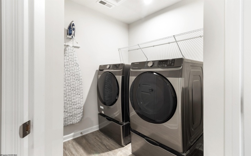 248 Stonehurst Drive, Morgantown, West Virginia 26501, 3 Bedrooms Bedrooms, 7 Rooms Rooms,3 BathroomsBathrooms,Single Family Attached,For Sale,Stonehurst,10162395