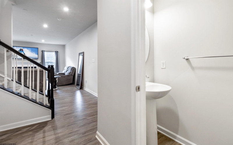 248 Stonehurst Drive, Morgantown, West Virginia 26501, 3 Bedrooms Bedrooms, 7 Rooms Rooms,3 BathroomsBathrooms,Single Family Attached,For Sale,Stonehurst,10162395