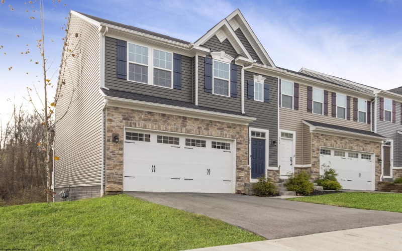 248 Stonehurst Drive, Morgantown, West Virginia 26501, 3 Bedrooms Bedrooms, 7 Rooms Rooms,3 BathroomsBathrooms,Single Family Attached,For Sale,Stonehurst,10162395