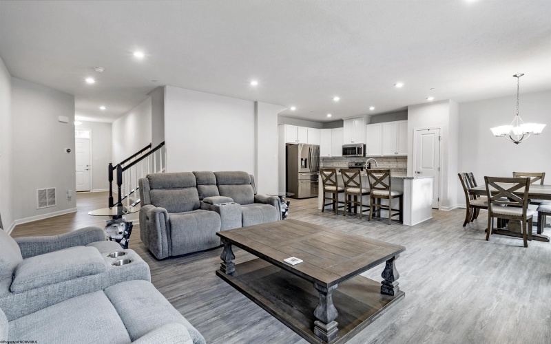 248 Stonehurst Drive, Morgantown, West Virginia 26501, 3 Bedrooms Bedrooms, 7 Rooms Rooms,3 BathroomsBathrooms,Single Family Attached,For Sale,Stonehurst,10162395