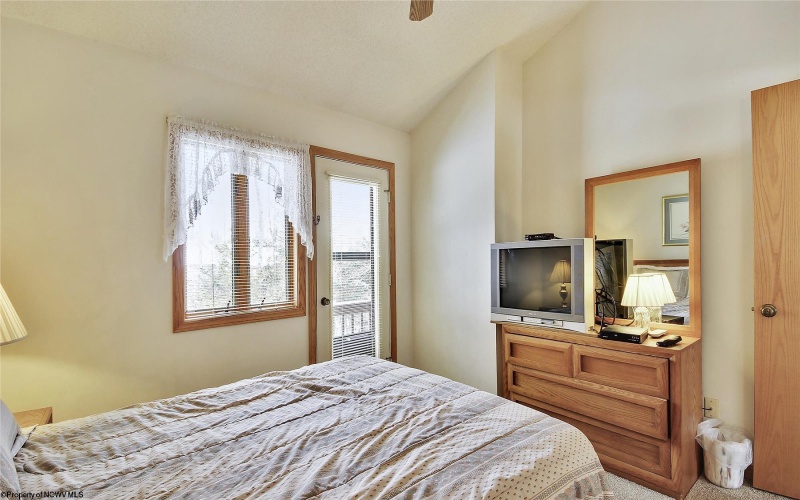 45 Deerfield Circle, Davis, West Virginia 26260, 3 Bedrooms Bedrooms, 8 Rooms Rooms,3 BathroomsBathrooms,Single Family Attached,For Sale,Deerfield,10162401