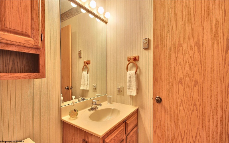 45 Deerfield Circle, Davis, West Virginia 26260, 3 Bedrooms Bedrooms, 8 Rooms Rooms,3 BathroomsBathrooms,Single Family Attached,For Sale,Deerfield,10162401