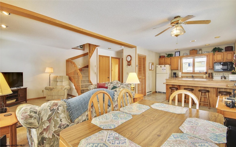 45 Deerfield Circle, Davis, West Virginia 26260, 3 Bedrooms Bedrooms, 8 Rooms Rooms,3 BathroomsBathrooms,Single Family Attached,For Sale,Deerfield,10162401