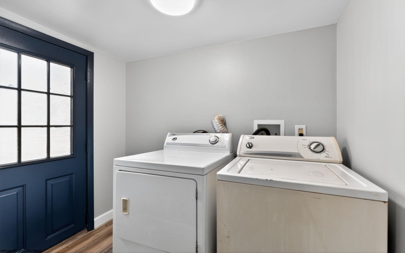 1421 Hite Avenue, Fairmont, West Virginia 26554, 3 Bedrooms Bedrooms, 6 Rooms Rooms,1 BathroomBathrooms,Single Family Detached,For Sale,Hite,10162425 1421 Hite Avenue, Fairmont, West Virginia 26554, 3 Bedrooms Bedrooms, 6 Rooms Rooms,1 BathroomBathrooms,Single Family Detached,For Sale,Hite,10162425