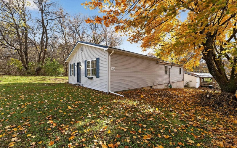 1421 Hite Avenue, Fairmont, West Virginia 26554, 3 Bedrooms Bedrooms, 6 Rooms Rooms,1 BathroomBathrooms,Single Family Detached,For Sale,Hite,10162425 1421 Hite Avenue, Fairmont, West Virginia 26554, 3 Bedrooms Bedrooms, 6 Rooms Rooms,1 BathroomBathrooms,Single Family Detached,For Sale,Hite,10162425