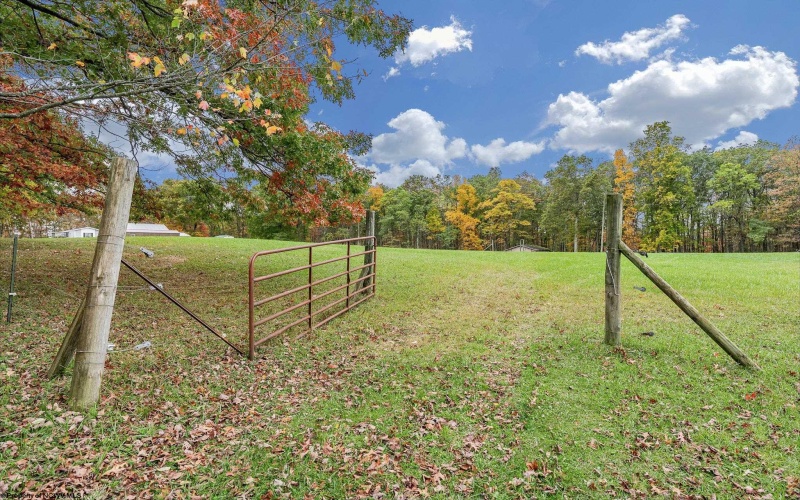 00 Mayfield Road, Morgantown, West Virginia 26508, ,Lots/land,For Sale,Mayfield,10162426 00 Mayfield Road, Morgantown, West Virginia 26508, ,Lots/land,For Sale,Mayfield,10162426