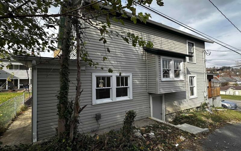 608 6TH Street, Fairmont, West Virginia 26554, 3 Bedrooms Bedrooms, 7 Rooms Rooms,1 BathroomBathrooms,Single Family Detached,For Sale,6TH,10162420 608 6TH Street, Fairmont, West Virginia 26554, 3 Bedrooms Bedrooms, 7 Rooms Rooms,1 BathroomBathrooms,Single Family Detached,For Sale,6TH,10162420
